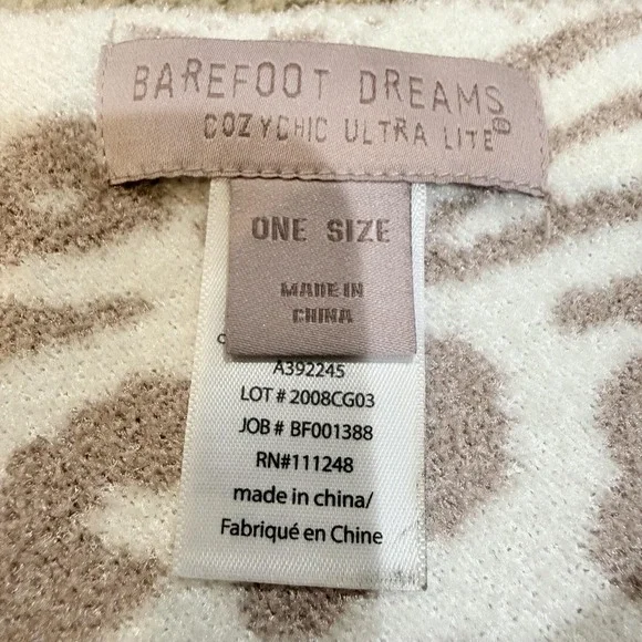 Barefoot Dreams Sweater Cape Womens One Size Beige Leopard Zebra CozyChic - Picture 2 of 7